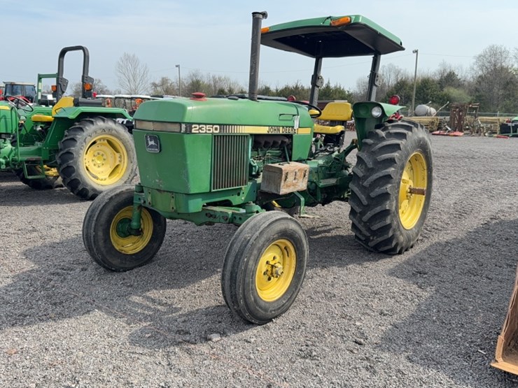 john-deere-2350-image-1