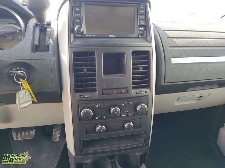 2010-dodge-grand-caravan-se-image-21