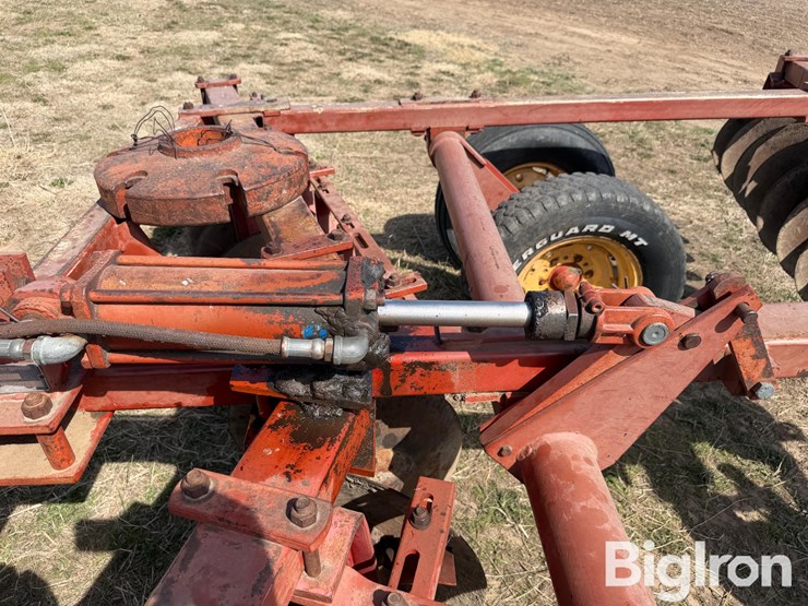 massey-ferguson-520-image-10