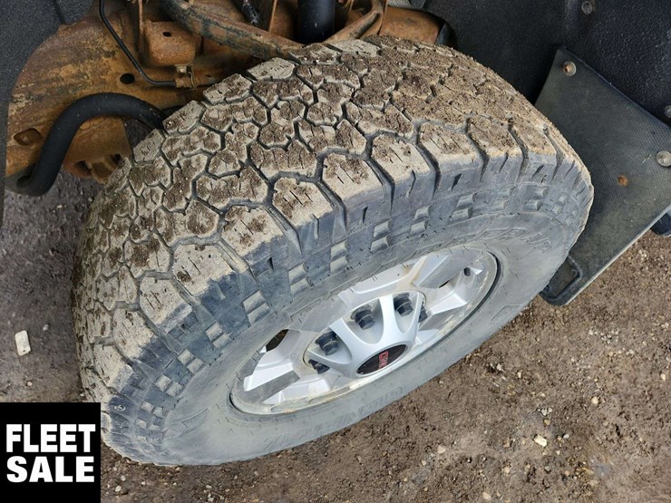 2016-gmc-sierra-2500hd-image-30