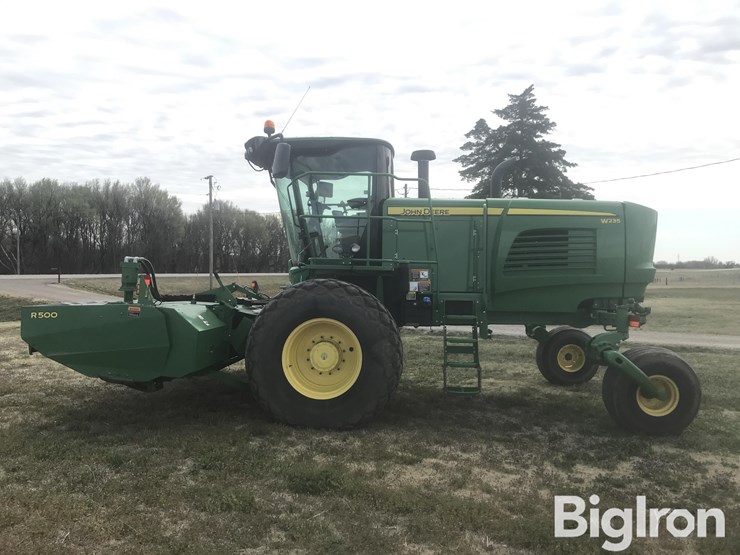2019-john-deere-w235-image-8