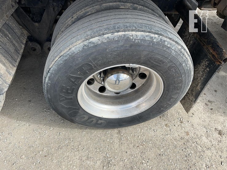 2005-kenworth-t800-image-53