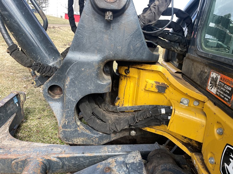 2020-deere-60g-image-54