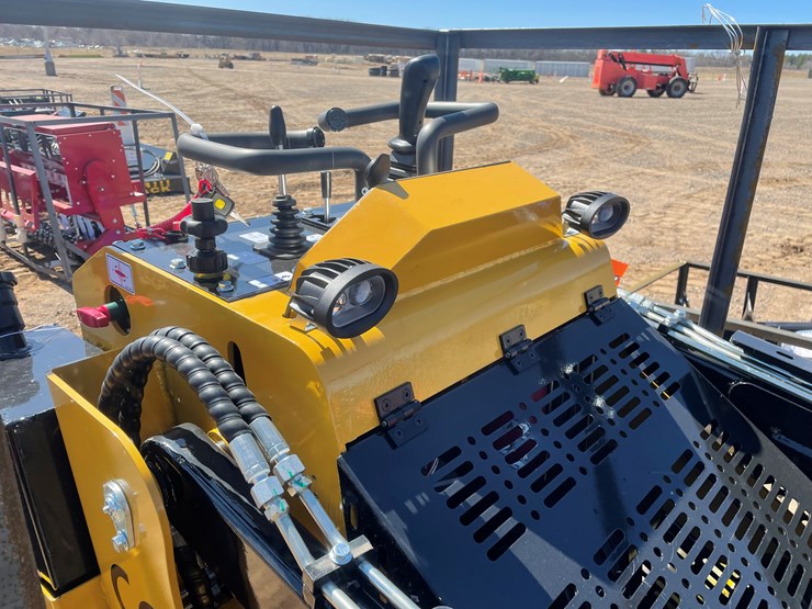 #374-•-unused-2026-cfg-skid-steer-loader-(princeton,-mn)-image-15