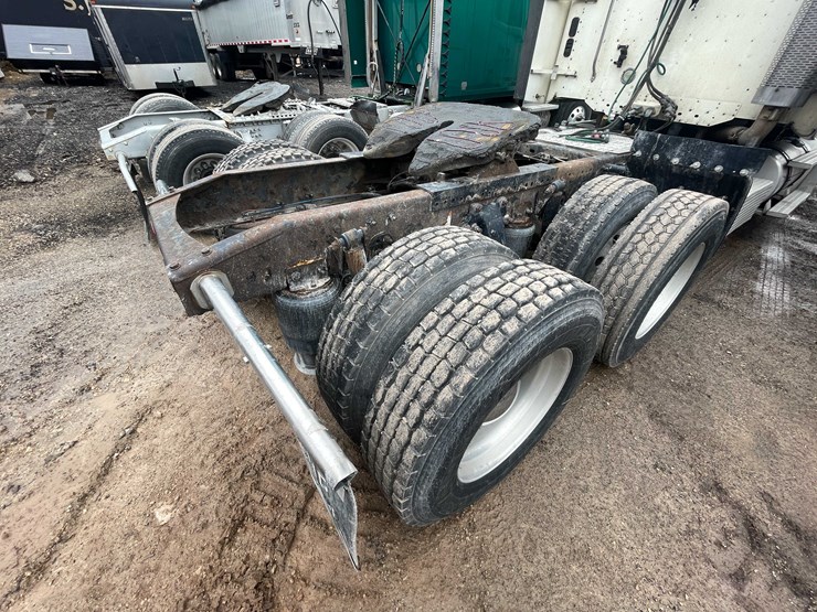 #238-•-2007-freightliner-semi-tractor-(title-in-delay)-(denmark,-wi)-image-30