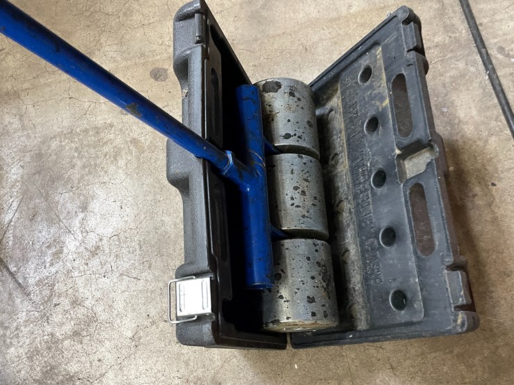 #2536-•-linoleum-roller-(columbia-heights,-mn)-image-7