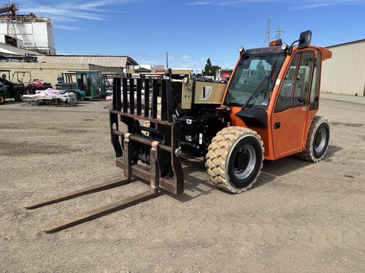 2017-jlg-g5-18a-image-1