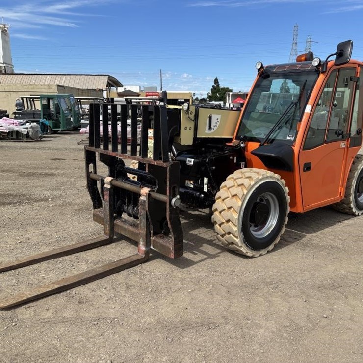 2017 JLG G5-18A