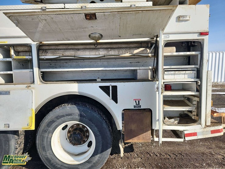 2006-international-durastar-4300-image-40