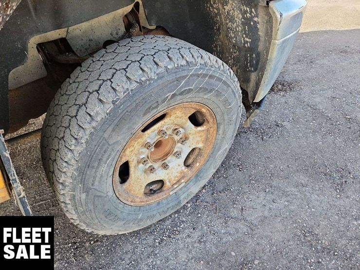 2012-chevrolet-silverado-2500hd-image-13