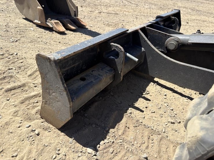 2020-bobcat-e10-image-9