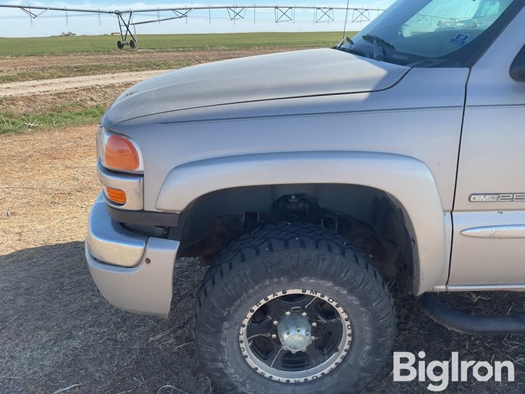 2005-gmc-2500-image-12