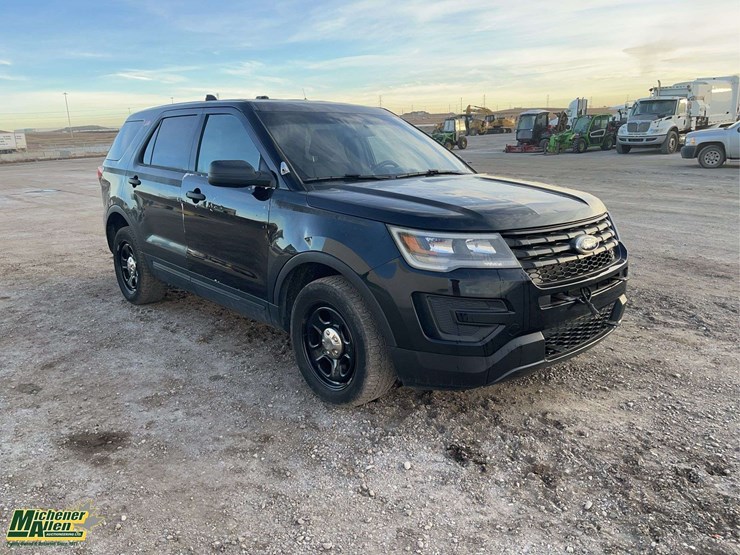 2018-ford-explorer-image-2