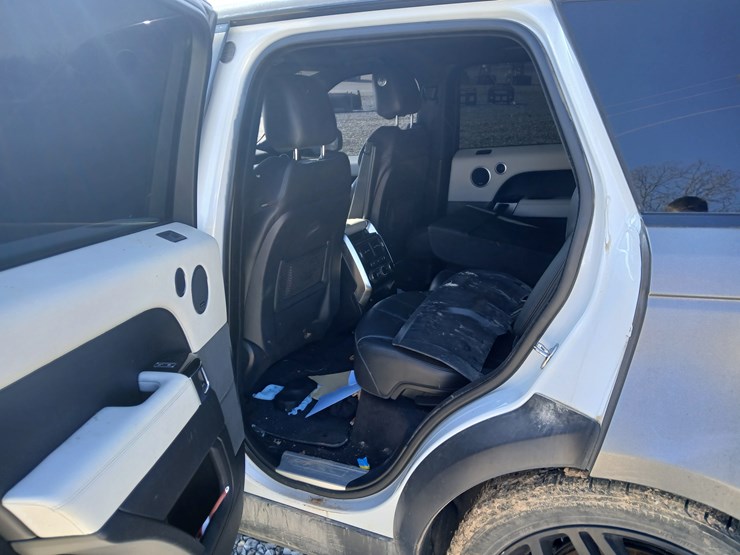 2016-land-rover-range-rover-image-55