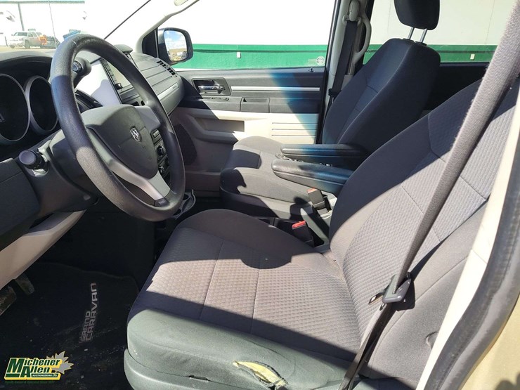 2010-dodge-grand-caravan-se-image-13