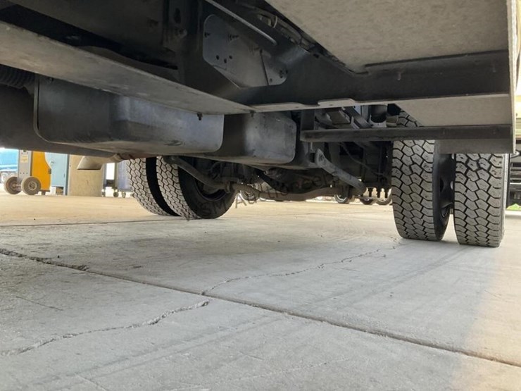 2006-gmc-topkick-image-28