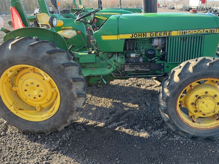 john-deere-2240-image-5