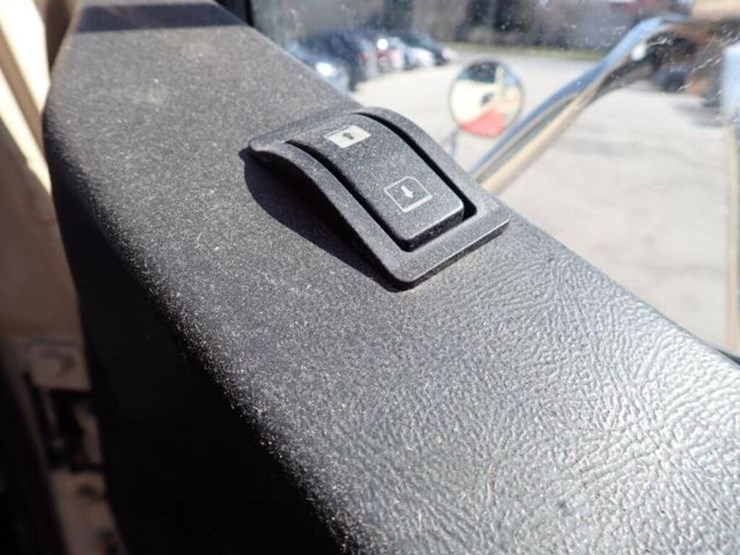 2017-western-star-4700sb-image-45