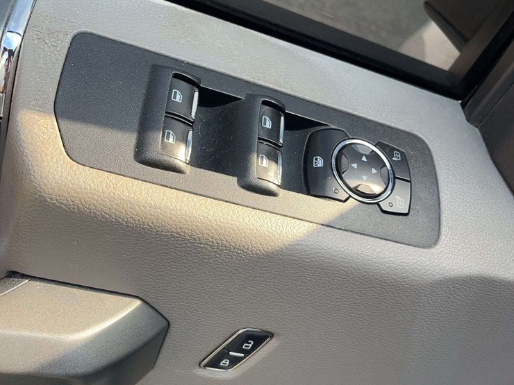 2016-ford-f150-image-21