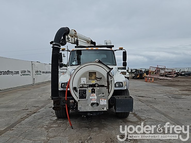 2004-international-7400-image-10