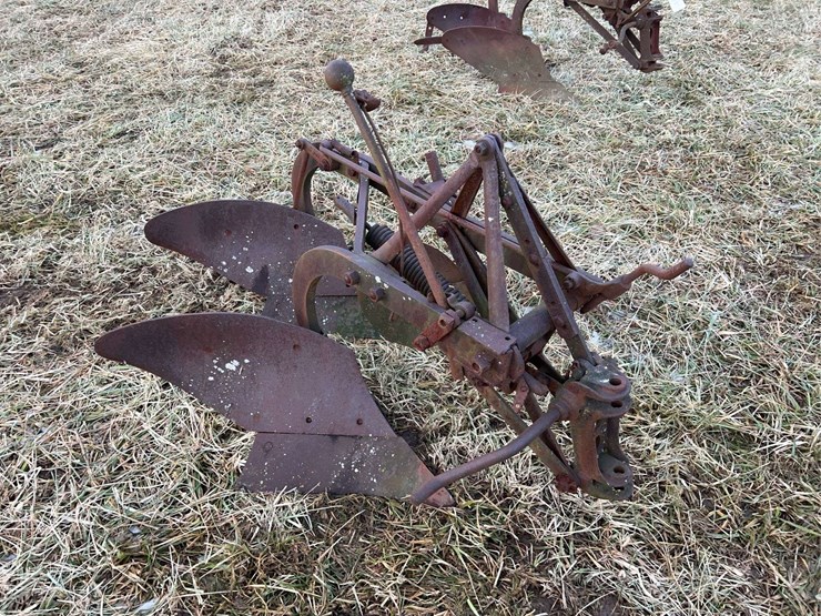 two-bottom-fordson-plow-image-19