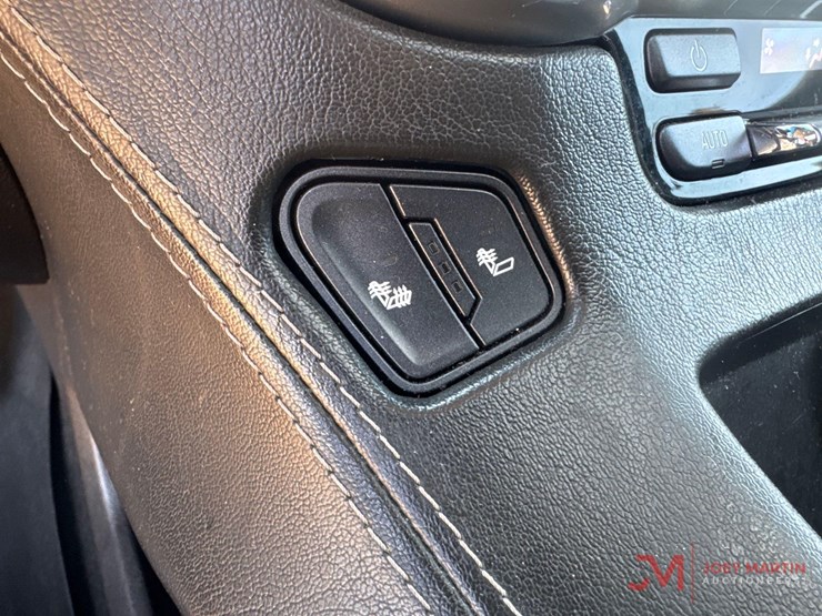 2016-chevrolet-tahoe-image-24