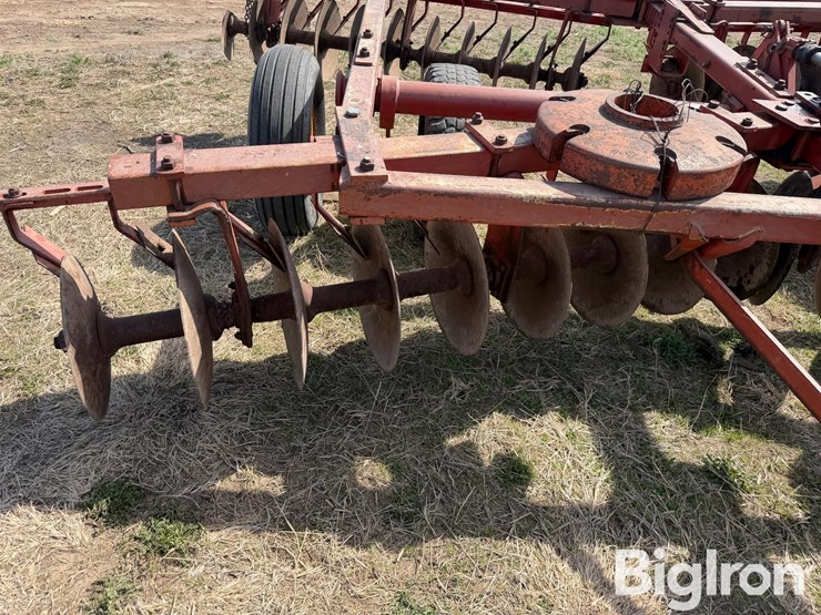 massey-ferguson-520-image-14