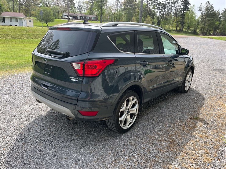 2019-ford-escape-image-5