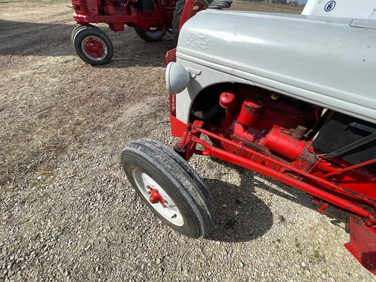 1948-ford-8n-image-8