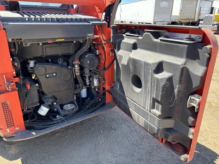 2018-kubota-ssv65-image-30