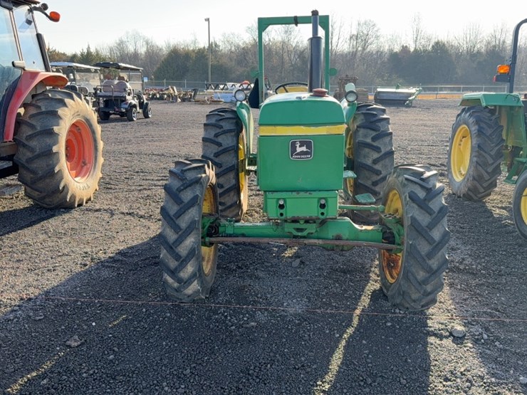 john-deere-2240-image-2