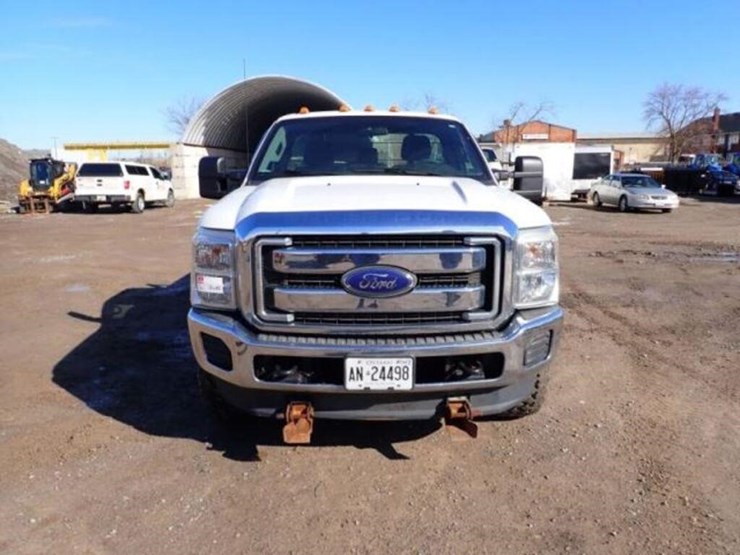 2016-ford-f350-xlt-image-2