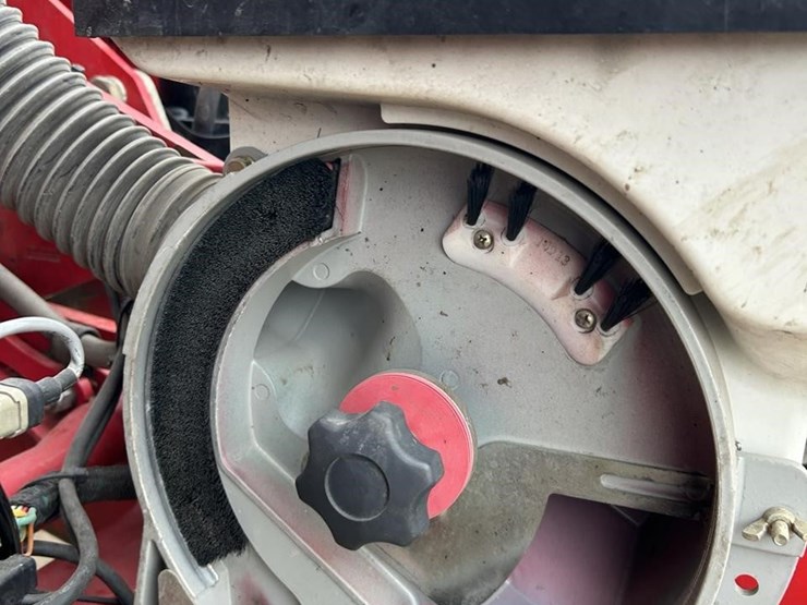 2014-white-9824-image-29