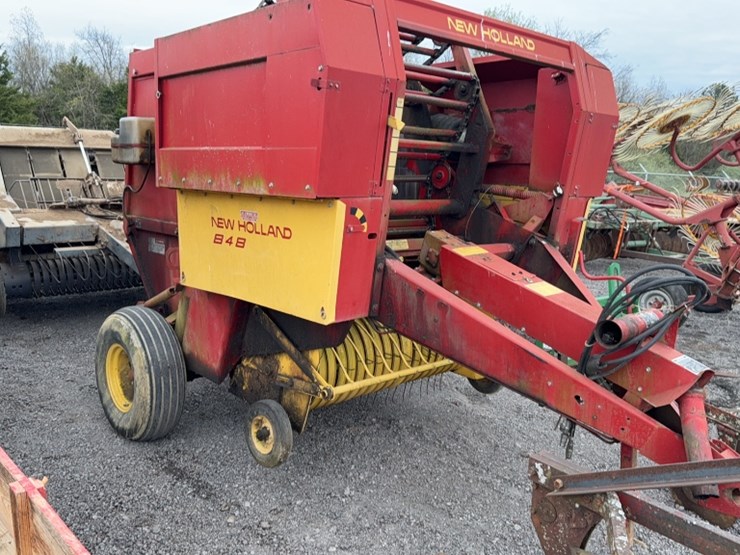 new-holland-848-image-3