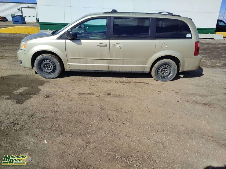 2010-dodge-grand-caravan-se-image-2