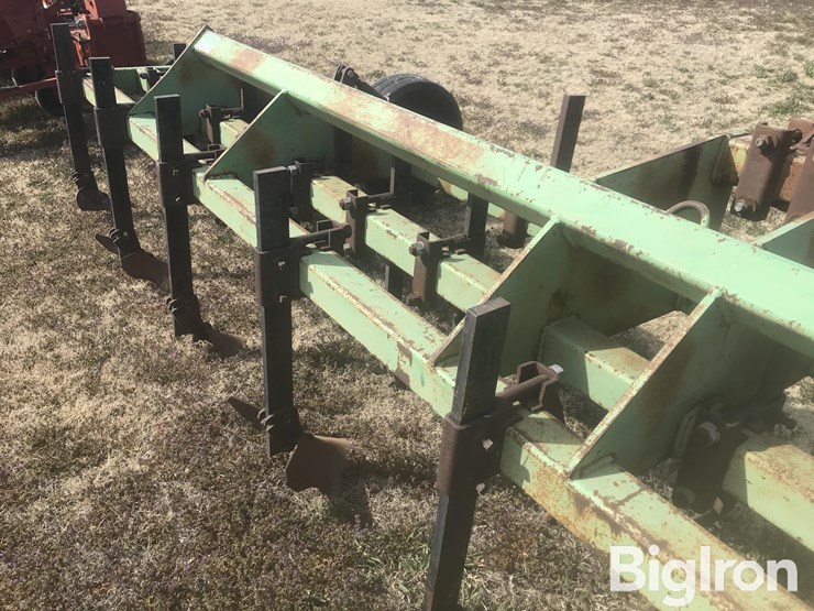 bigham-brothers-s-389-7-row-3-bar-cultivator-image-17