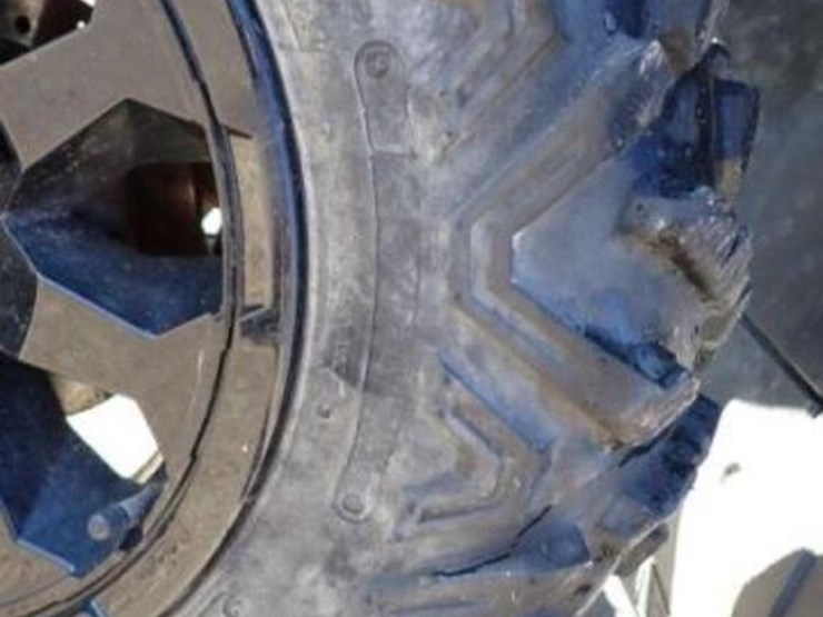 2021-can-am-defender-limited-hd10-4x4-side-by-side-image-32