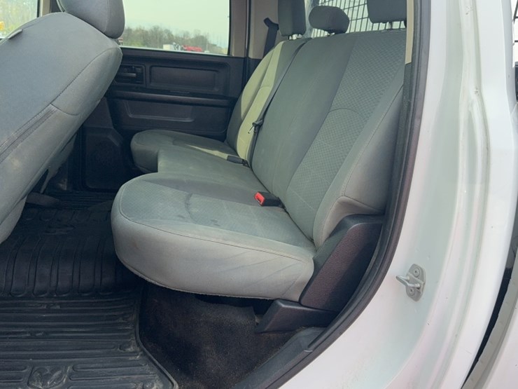 2015-dodge-2500-image-15