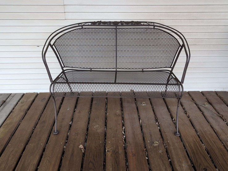 metal-outdoor-bench-image-1
