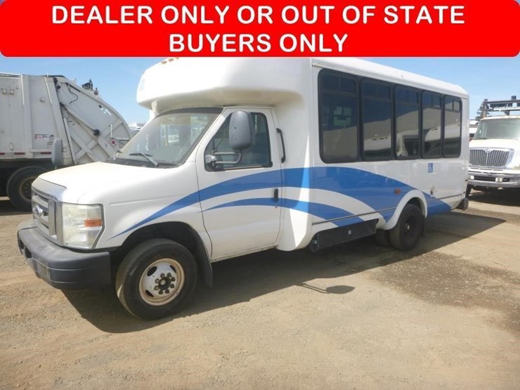 2014-ford-e450-image-1