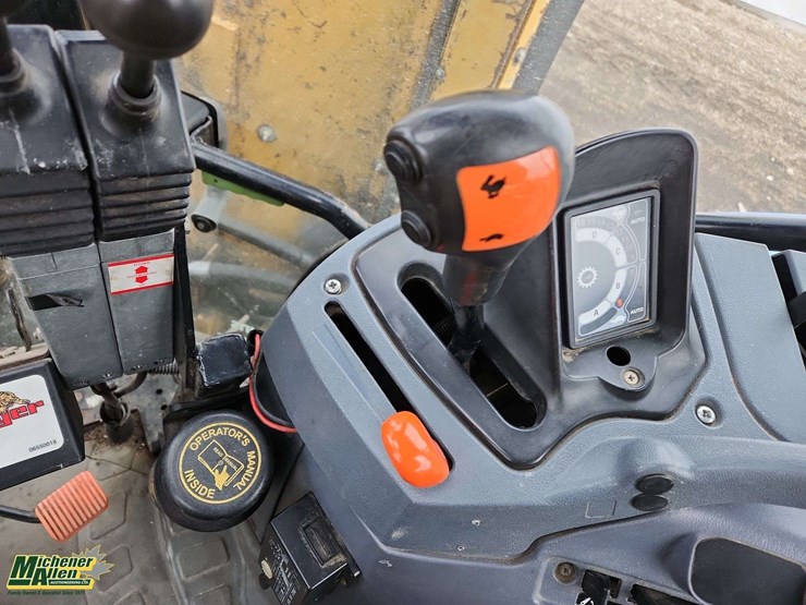 2008-new-holland-t6030-image-11