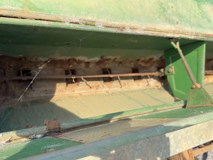 john-deere-8-image-5