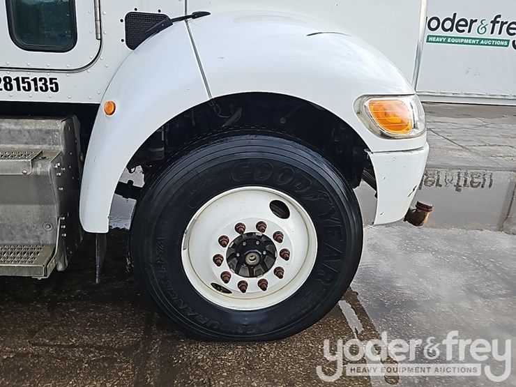 2017-peterbilt-337-image-10