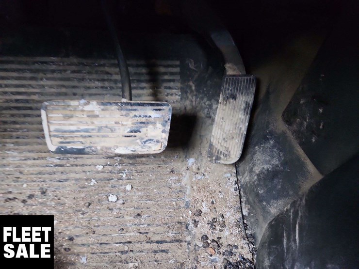 2013-chevrolet-silverado-1500-image-24