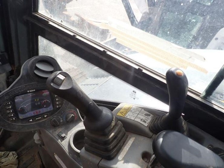 2019-bobcat-e85-image-8