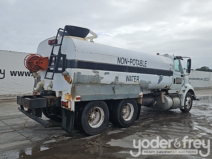 2005-international-8600-image-5