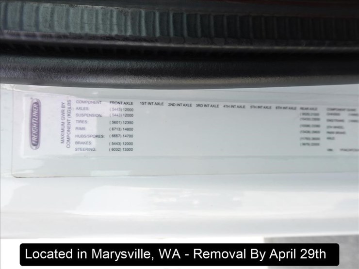 2020-freightliner-m2-106-image-22