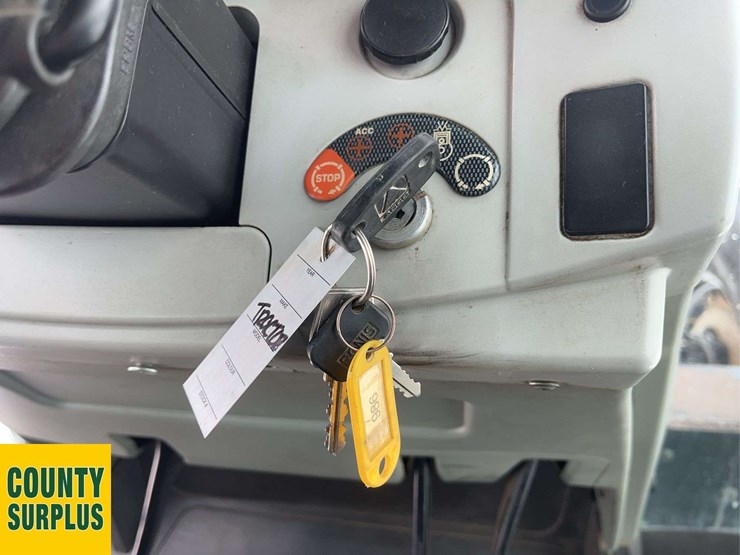 2007-massey-ferguson-4-image-15