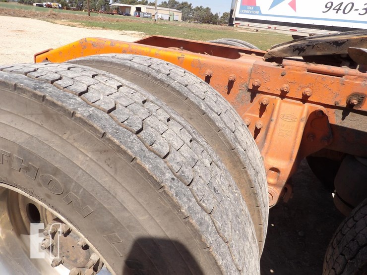 2008-peterbilt-389-image-24