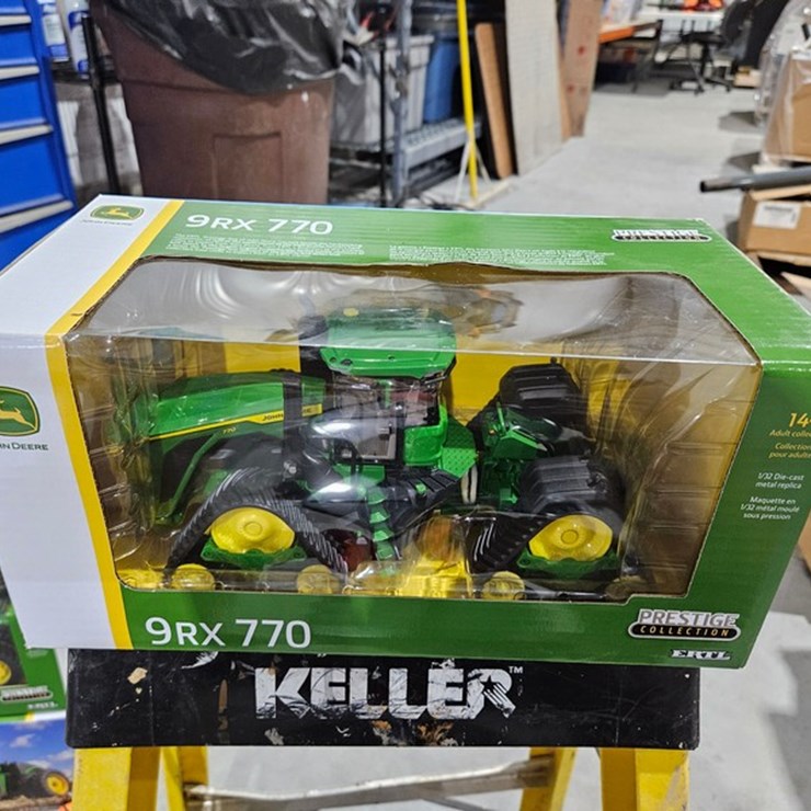 #1000 • John Deere 9R 770 1/32 Die Cast Toy Tractor